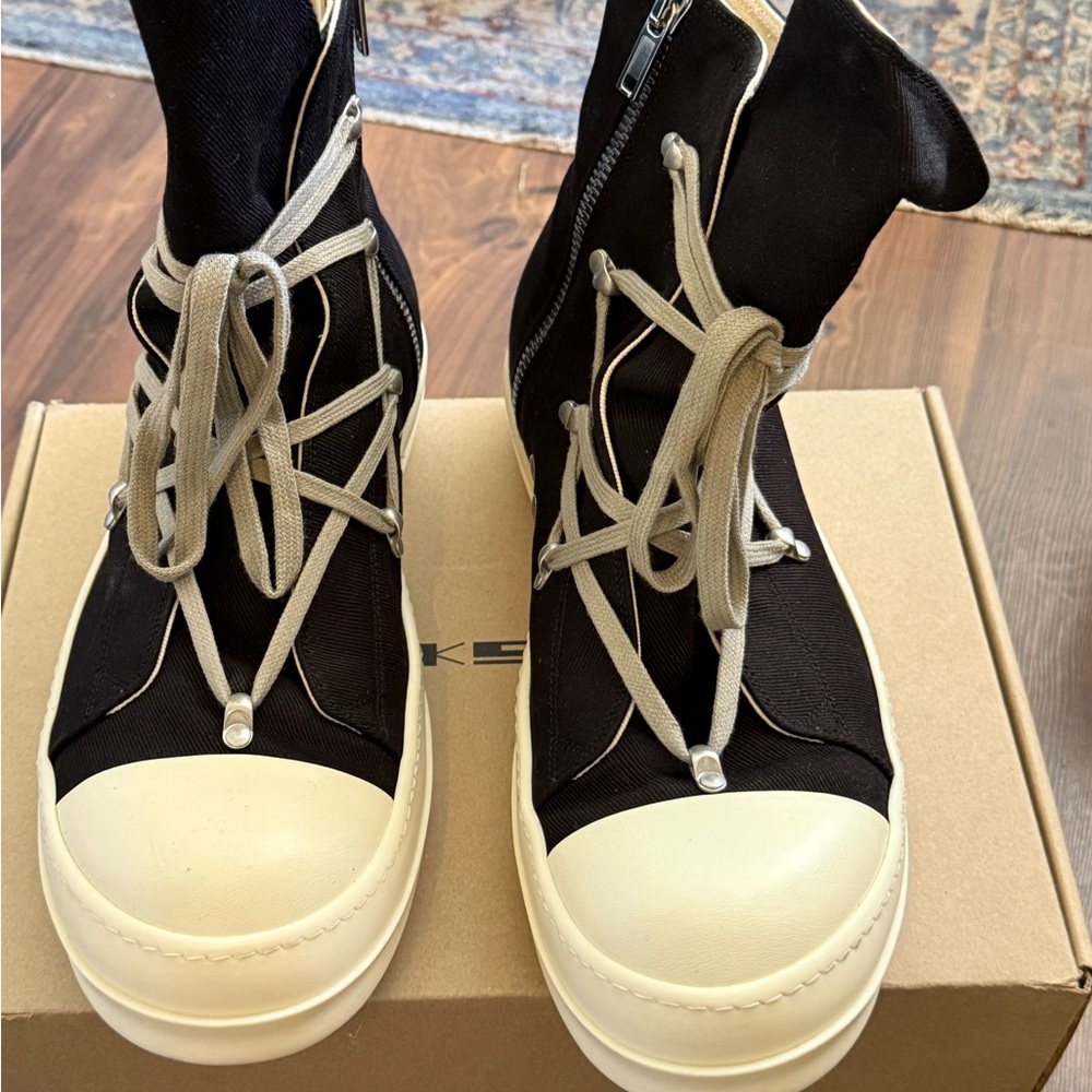 RICK OWENS DRKSHDW
Black Porterville Hexa Sneakers